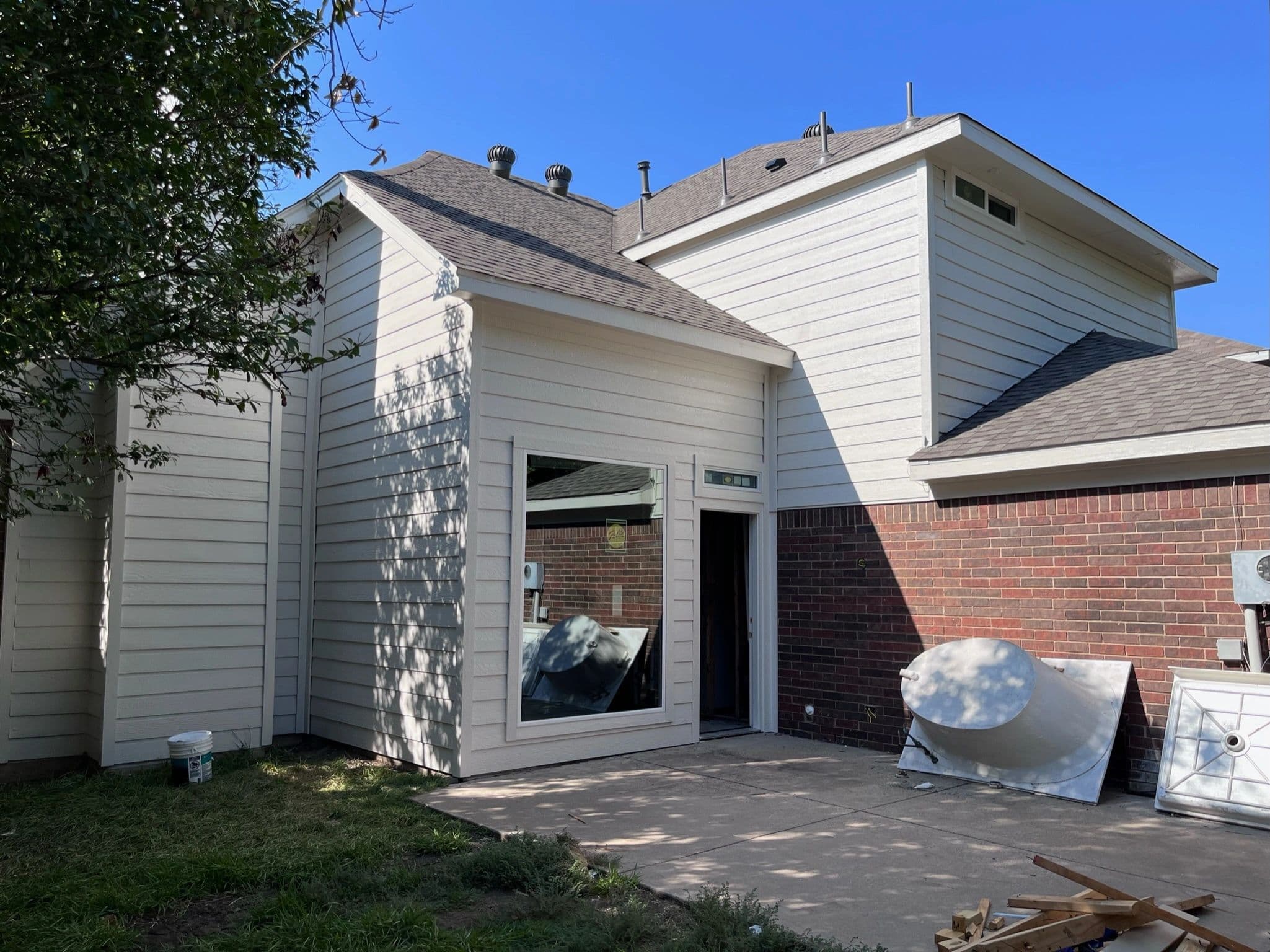 Residential roofing project